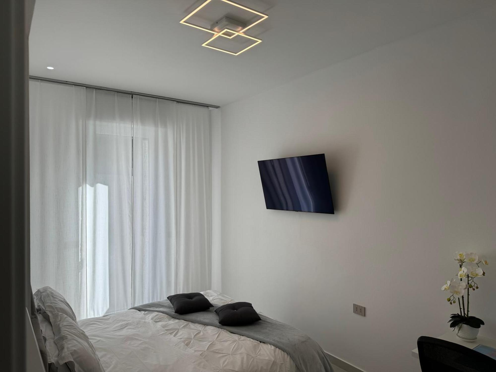 Varese Apartment Экстерьер фото